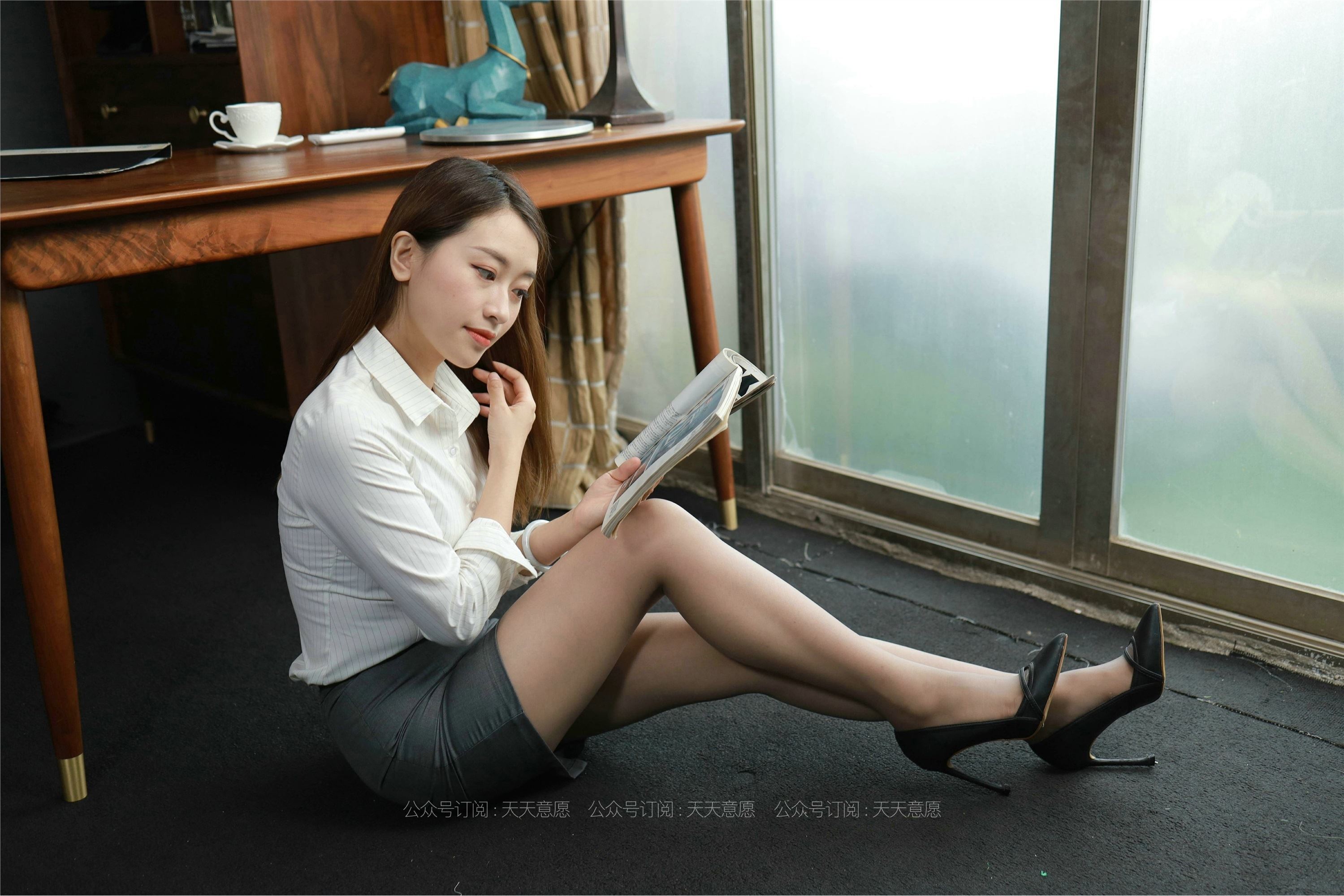 IESS异思趣向  2021.08.08 丝享家883：小婕《美女开例会》